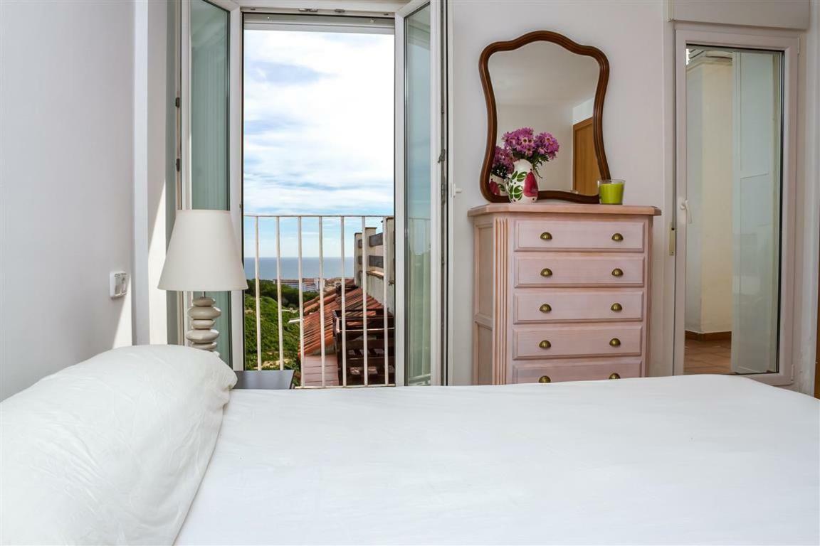 דירות מנילבה Duplex Vistas Al Mar En La Duquesa מראה חיצוני תמונה