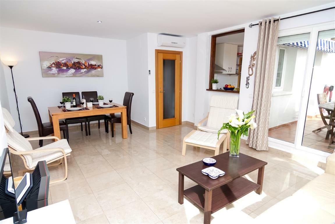 דירות מנילבה Duplex Vistas Al Mar En La Duquesa מראה חיצוני תמונה